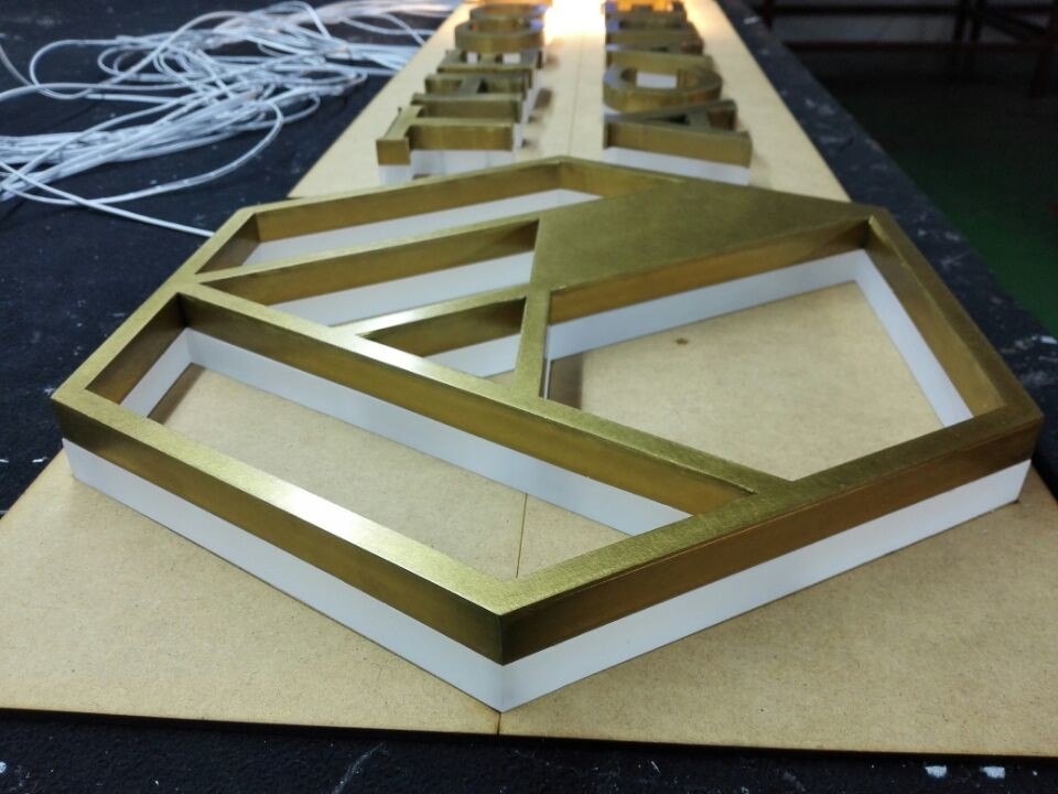 Reverse Lit Halo Illuminated Channel Letters 36mm 50000 hours Lifetime