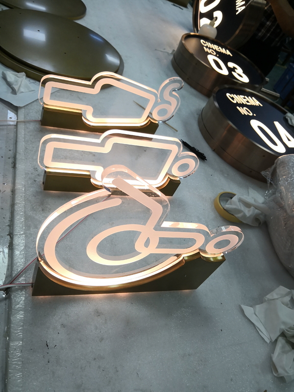 Aluminum Event Directional Signage Boards 254*150mm For Wayfinding