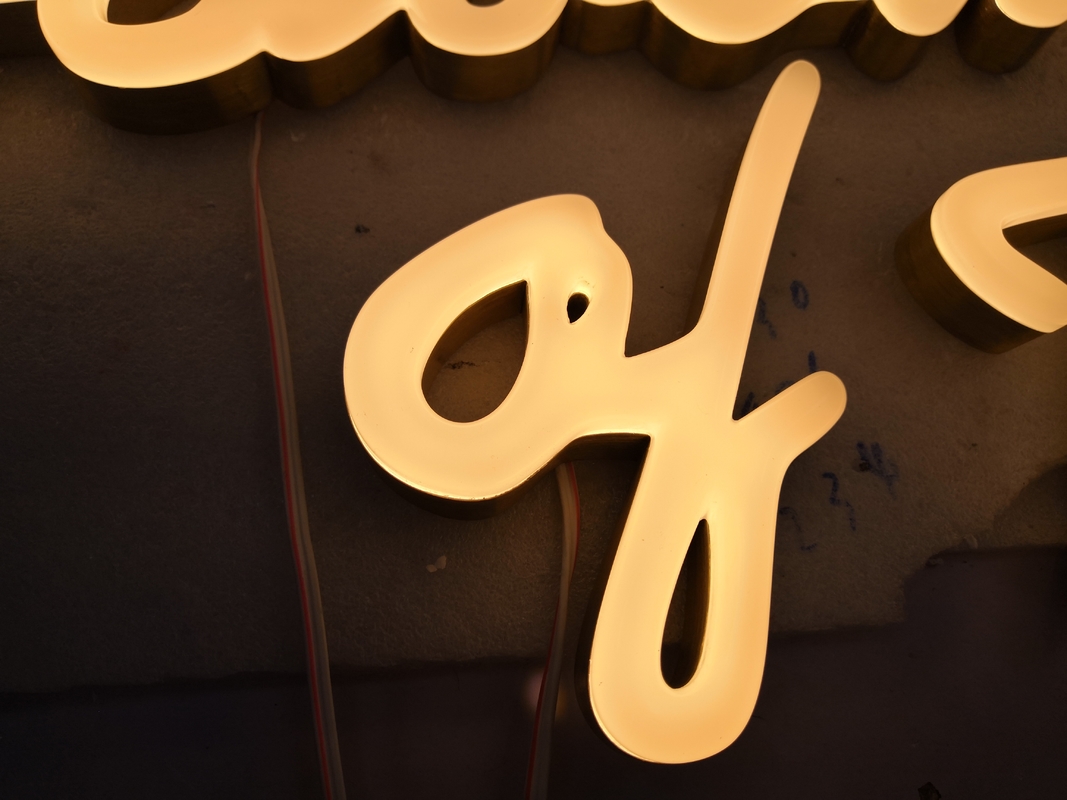 30mm Custom Pink Neon Sign Wall Mounted / Hanging 50000 hours Lifetime