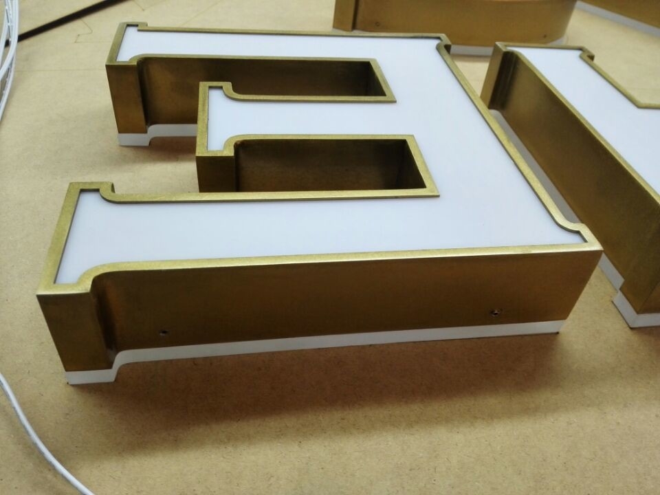 Custom 3D LED Letter Signs Aluminum / Acrylic Material 50000 Hours Lifetime