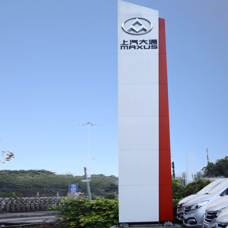 Illuminated Logo Pylon Advertising Signs 8000mm Outdoor Wayfinding Signage