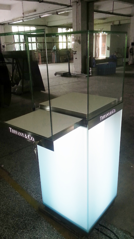 Aurora Retail Visual Merchandising Displays Chromed For Showcase Products